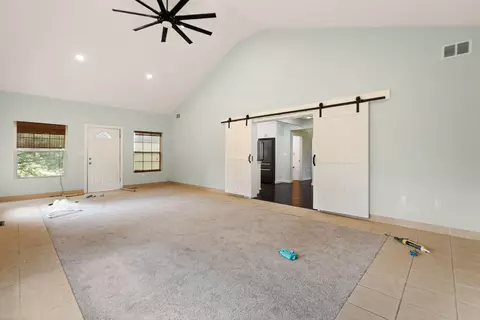 Living - 965 Gordon Hill Pike, Corbin, KY 40701 photo 6 of 11