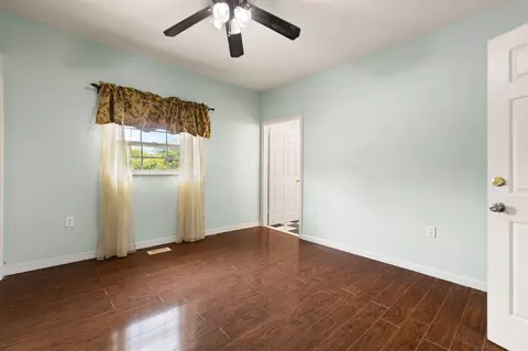 Bedroom - 965 Gordon Hill Pike, Corbin, KY 40701 photo 1 of 8