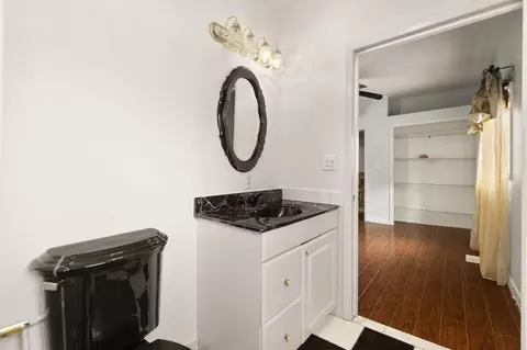 Bath - 965 Gordon Hill Pike, Corbin, KY 40701 photo 2 of 8