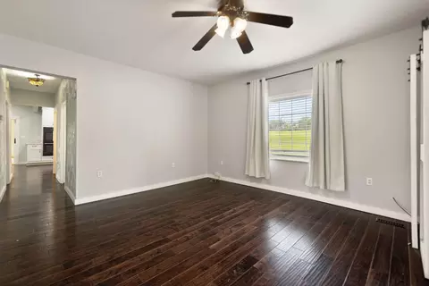 Living - 965 Gordon Hill Pike, Corbin, KY 40701 photo 3 of 11