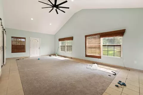 Living - 965 Gordon Hill Pike, Corbin, KY 40701 photo 8 of 11