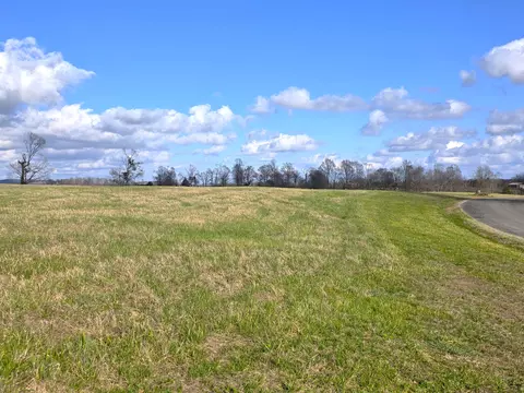 214 Stillwater Blvd, Russell Springs, KY 42642