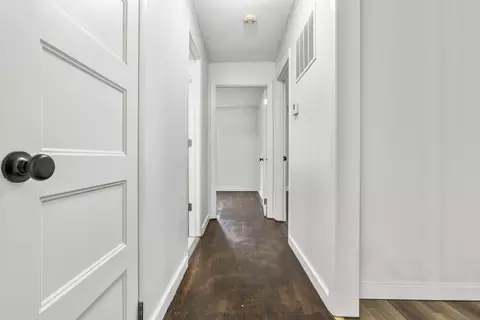 Entry Way - 79 Central Ave, Berea, KY 40403 photo 2 of 2