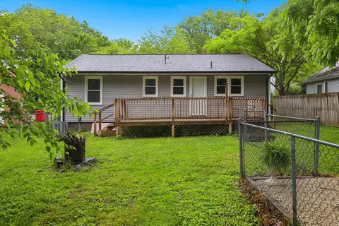Exterior - 79 Central Ave, Berea, KY 40403 photo 4 of 8