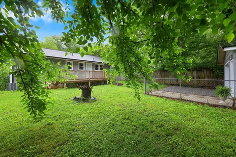 Exterior - 79 Central Ave, Berea, KY 40403 photo 5 of 8