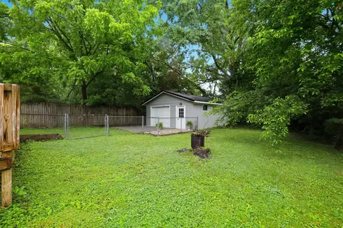 Exterior - 79 Central Ave, Berea, KY 40403 photo 6 of 8