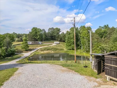Exterior - 136 Sonic Dr, Keavy, KY 40737 photo 2 of 11