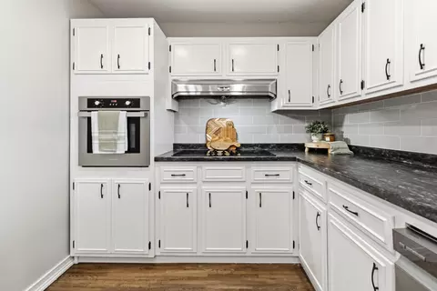 Kitchen - 2125 Ky-312, Corbin, KY 40701 photo 4 of 4