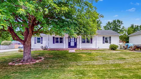 301 Eagle Dr, Lawrenceburg, KY 40342