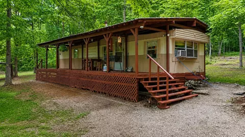 956 Furnace Mountain Rd, Monticello, KY 42633