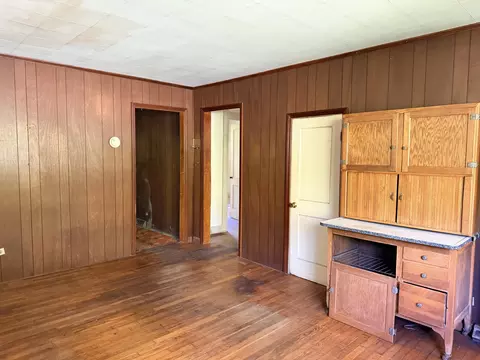 Living - 329 State Highway 522, Baxter, KY 40806 photo 2 of 4