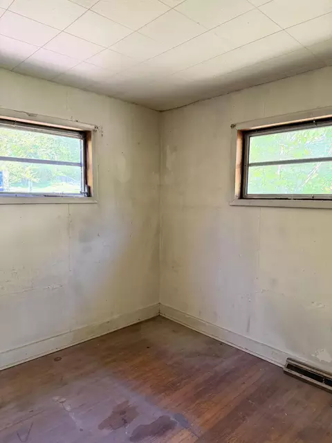 Bedroom - 329 State Highway 522, Baxter, KY 40806 photo 1 of 14