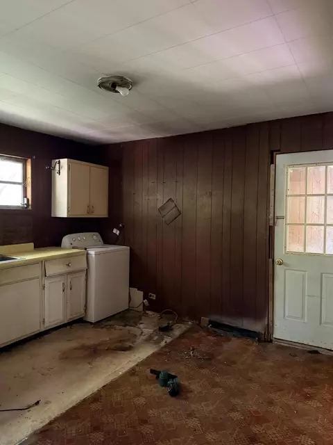 Kitchen - 329 State Highway 522, Baxter, KY 40806 photo 2 of 5