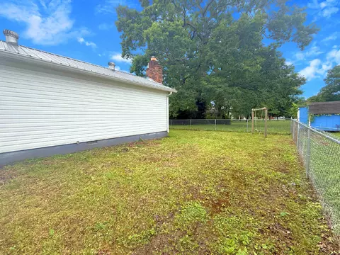 Exterior - 306 N Beatty Ave, Corbin, KY 40701 photo 14 of 17