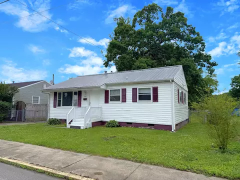 Exterior - 306 N Beatty Ave, Corbin, KY 40701 photo 6 of 17