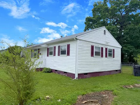 Exterior - 306 N Beatty Ave, Corbin, KY 40701 photo 3 of 17