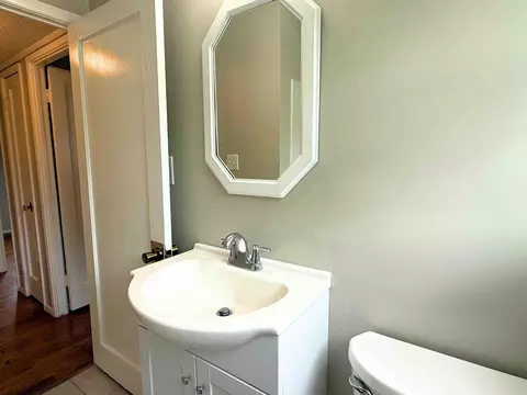 Bath - 306 N Beatty Ave, Corbin, KY 40701 photo 3 of 4