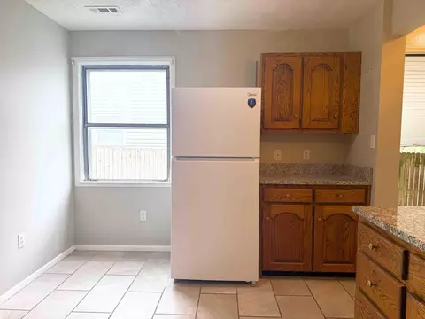 Kitchen - 306 N Beatty Ave, Corbin, KY 40701 photo 4 of 4