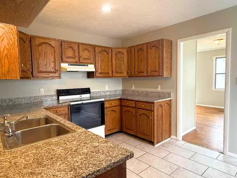 Kitchen - 306 N Beatty Ave, Corbin, KY 40701 photo 2 of 4