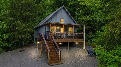 707 Little Indian Dr, Jamestown, KY 42629