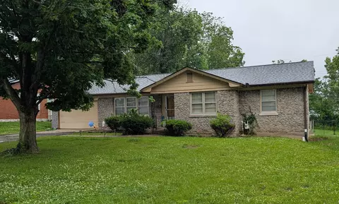 215 Forrest Dr, Lawrenceburg, KY 40342