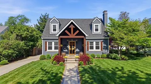 403 Chinoe Rd, Lexington, KY 40502