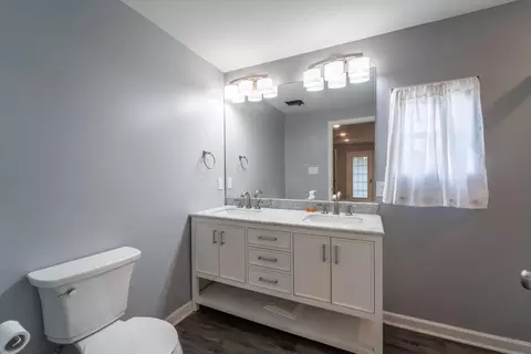 Bath - 97 Cedar Cliff Rd, Waco, KY 40385 photo 1 of 4