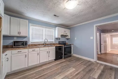 Kitchen - 97 Cedar Cliff Rd, Waco, KY 40385 photo 1 of 1