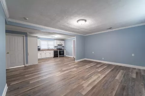 Living - 97 Cedar Cliff Rd, Waco, KY 40385 photo 3 of 4
