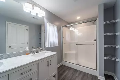 Bath - 97 Cedar Cliff Rd, Waco, KY 40385 photo 2 of 4