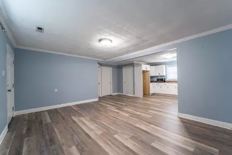 Living - 97 Cedar Cliff Rd, Waco, KY 40385 photo 2 of 4