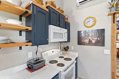 Kitchen - 61 Coleman Cemetery Rd, Nancy, KY 42544 photo 4 of 4