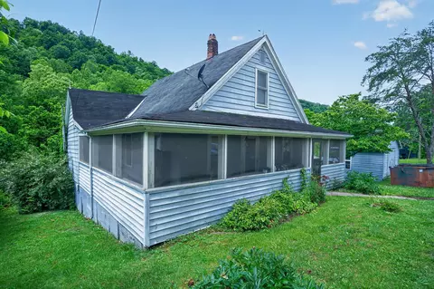 7583 Hawkins Branch Rd, Frenchburg, KY 40322