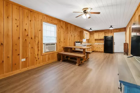 Dining - 155 County Rd, Burnside, KY 42519 photo 1 of 1