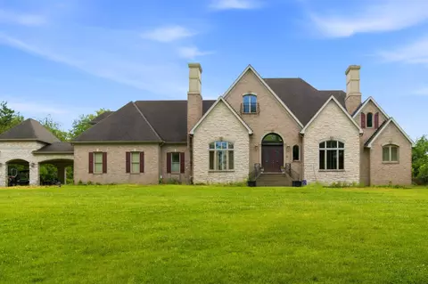 22 Timberwood Dr, Simpsonville, KY 40067
