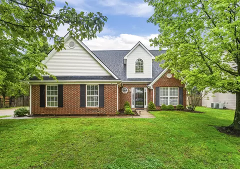 917 Jouett Creek Dr, Lexington, KY 40509