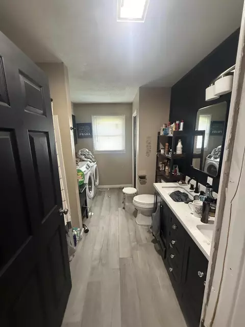 Bath - 1018 Cardinal Dr, Corbin, KY 40701 photo 2 of 2