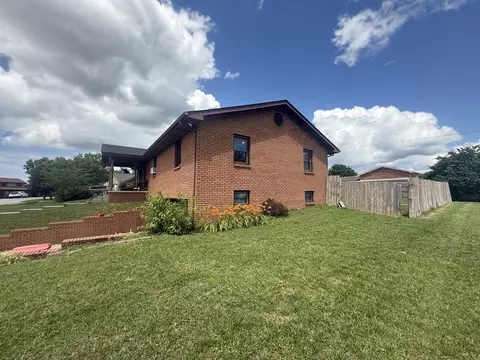 Exterior - 1018 Cardinal Dr, Corbin, KY 40701 photo 3 of 5