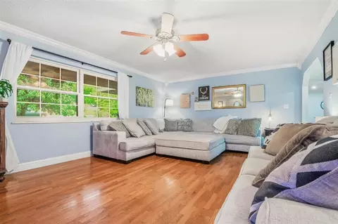 Living - 295 Buc Rd, Williamsburg, KY 40769 photo 1 of 3