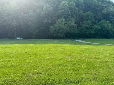6444 Bar Creek Rd, Oneida, KY 40972