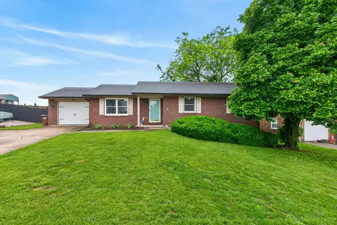 307 Castle Blvd, Paris, KY 40361