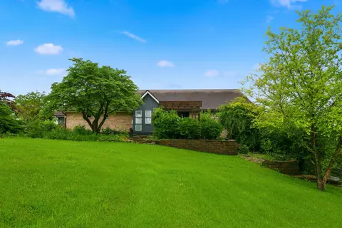 1011 Sunnyview Ln, Frankfort, KY 40601