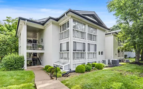 395 Redding Rd, Lexington, KY 40517