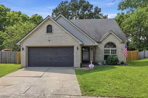 501 Rhodora Rdg, Lexington, KY 40517