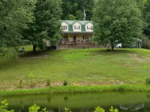417 Clearview Dr, Hustonville, KY 40437