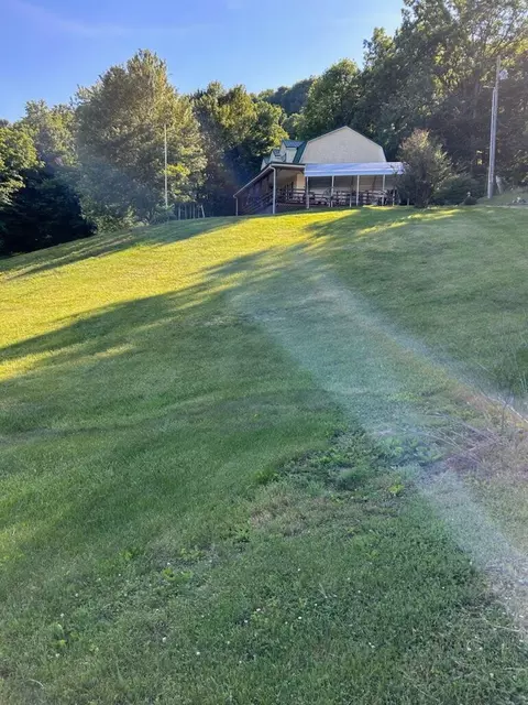 417 Clearview Dr, Hustonville, KY 40437