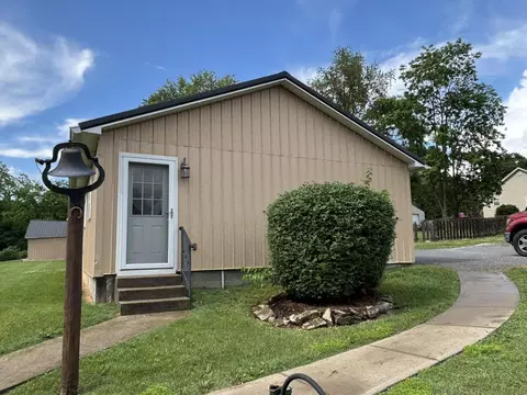 Exterior - 411 E 2nd St, Perryville, KY 40468 photo 10 of 13