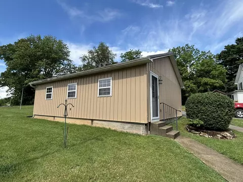 Exterior - 411 E 2nd St, Perryville, KY 40468 photo 11 of 13