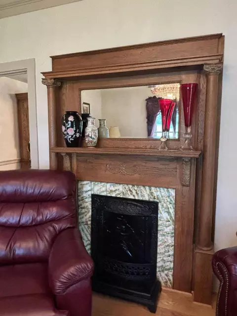 Living - 411 E 2nd St, Perryville, KY 40468 photo 1 of 4