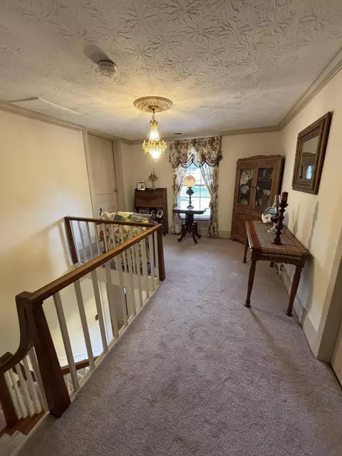Entry Way - 411 E 2nd St, Perryville, KY 40468 photo 4 of 7